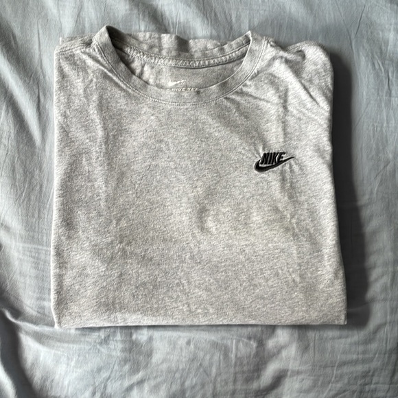 GREY NIKE SHIRT MENS MEDIUM - Picture 4 of 4